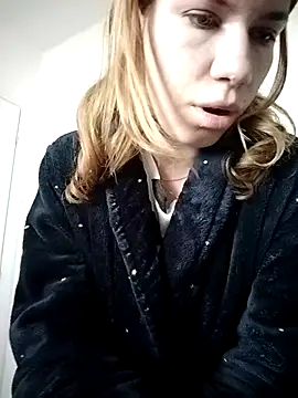 Snapshot of EvaRush chatting on November 6, 2025, 9:57 am EvaRush online show from November 6, 2025, 9:57 am