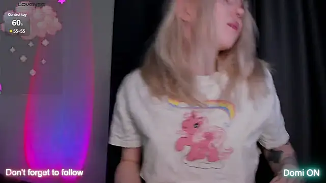 takeyourmolly online show from March 18, 2025, 4:28 pm