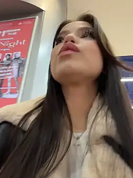 Chloe  Moon online show from December 16, 2025, 3:05 pm