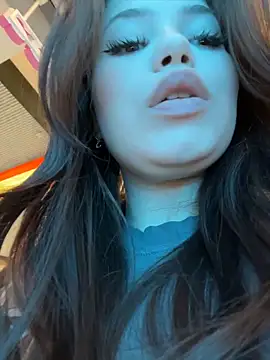 Snapshot of Chloe__Moon chatting on April 10, 2026, 2:13 pm Chloe Moon online show from April 10, 2026, 2:13 pm