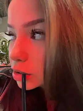 Snapshot of Chloe__Moon chatting on April 14, 2026, 1:05 pm Chloe Moon online show from April 14, 2026, 1:05 pm