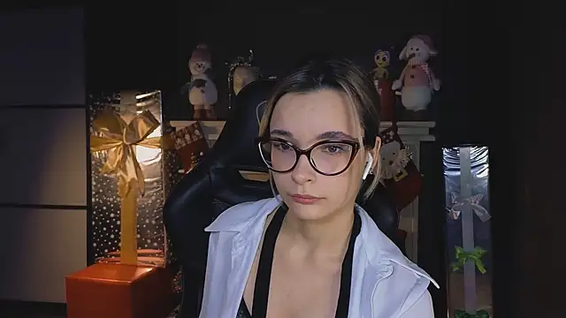 alita angelo online show from December 3, 2024, 8:22 pm