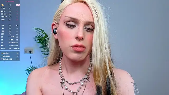 Snapshot of _yourFoxy_ chatting on December 13, 2024, 8:51 am  yourFoxy  online show from December 13, 2024, 8:51 am
