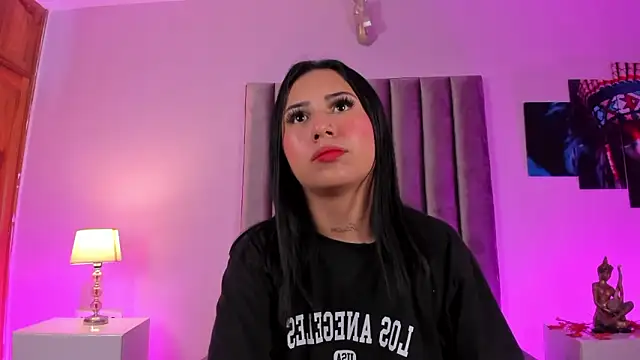 Isabella Flowers online show from March 12, 2026, 5:13 am