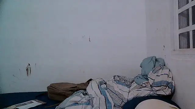 Snapshot of Scarlett-Leh chatting on August 1, 2026, 11:03 pm Scarlett-Leh online show from August 1, 2026, 11:03 pm