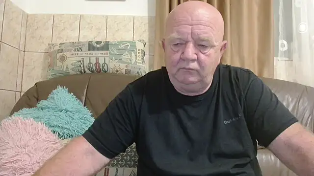 fullballs6 online show from October 24, 2025, 2:21 am