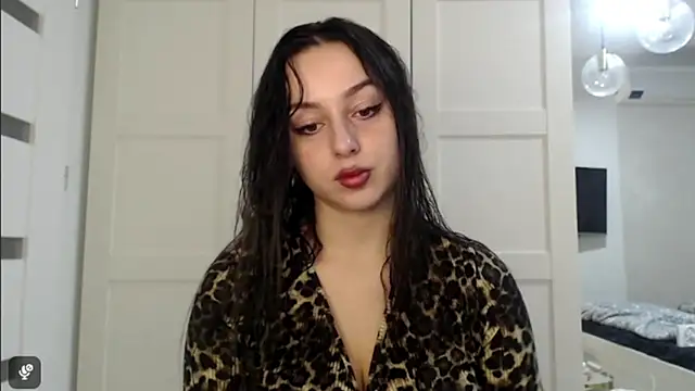 courtneyPerfect online show from December 4, 2025, 3:00 pm