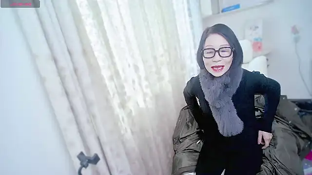 Snapshot of MaMa_1960 chatting on January 30, 2025, 1:44 am MaMa 1960 online show from January 30, 2025, 1:44 am