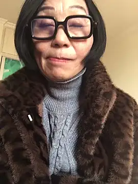 Snapshot of MaMa_1960 chatting on December 31, 2024, 6:16 am MaMa 1960 online show from December 31, 2024, 6:16 am