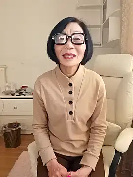 Snapshot of MaMa_1960 chatting on January 3, 2025, 1:48 am MaMa 1960 online show from January 3, 2025, 1:48 am