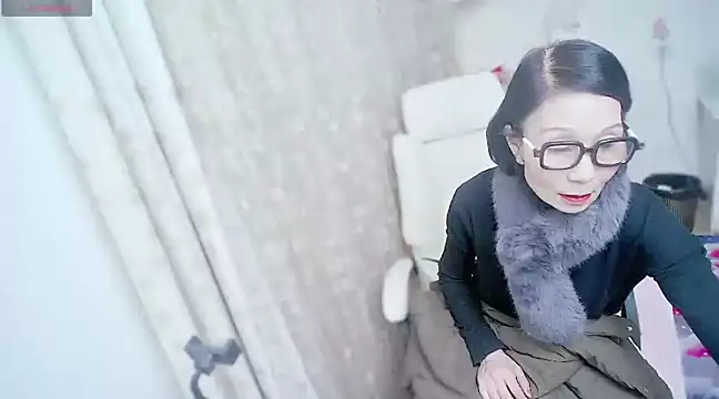 Snapshot of MaMa_1960 chatting on January 30, 2025, 4:13 pm MaMa 1960 online show from January 30, 2025, 4:13 pm