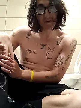 Snapshot of Cleanass chatting on March 18, 2025, 3:33 pm Cleanass online show from March 18, 2025, 3:33 pm