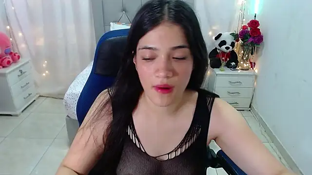 Snapshot of Alison_girl20 chatting on March 3, 2025, 8:32 pm Alison girl20 online show from March 3, 2025, 8:32 pm