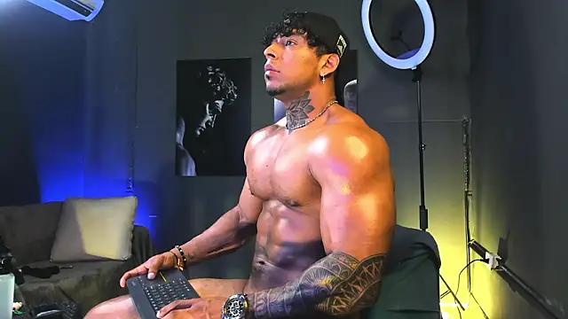 Snapshot of bradley_smith chatting on February 12, 2026, 2:06 pm bradley smith online show from February 12, 2026, 2:06 pm