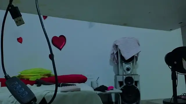 Snapshot of ChannelCox1 chatting on February 18, 2026, 3:52 pm ChannelCox1 online show from February 18, 2026, 3:52 pm