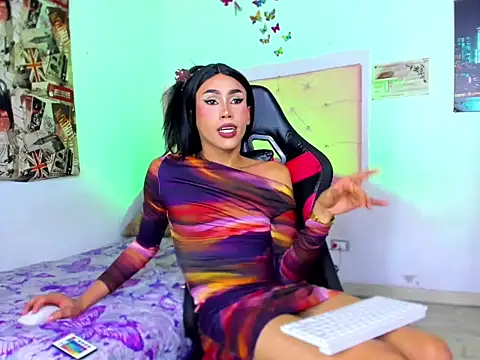 Ambarhilton online show from November 19, 2025, 2:22 am