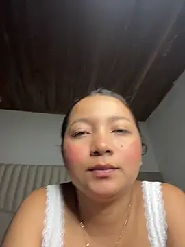 queen angelique online show from April 10, 2026, 8:27 pm