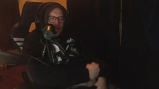 Snapshot of chicostick413 chatting on December 16, 2025, 10:03 pm chicostick413 online show from December 16, 2025, 10:03 pm