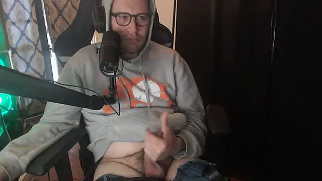 Snapshot of chicostick413 chatting on March 20, 2026, 2:29 pm chicostick413 online show from March 20, 2026, 2:29 pm