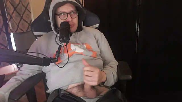 Snapshot of chicostick413 chatting on March 6, 2026, 2:01 pm chicostick413 online show from March 6, 2026, 2:01 pm