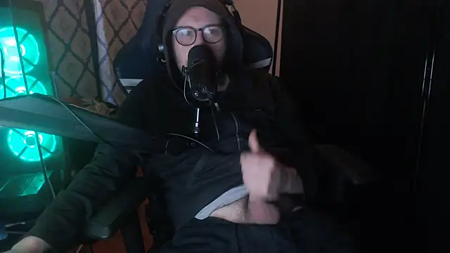 Snapshot of chicostick413 chatting on February 23, 2026, 1:44 pm chicostick413 online show from February 23, 2026, 1:44 pm