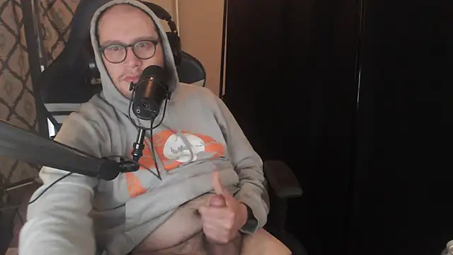 Snapshot of chicostick413 chatting on March 19, 2026, 1:55 pm chicostick413 online show from March 19, 2026, 1:55 pm