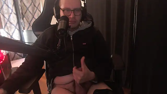 Snapshot of chicostick413 chatting on March 10, 2026, 12:42 pm chicostick413 online show from March 10, 2026, 12:42 pm