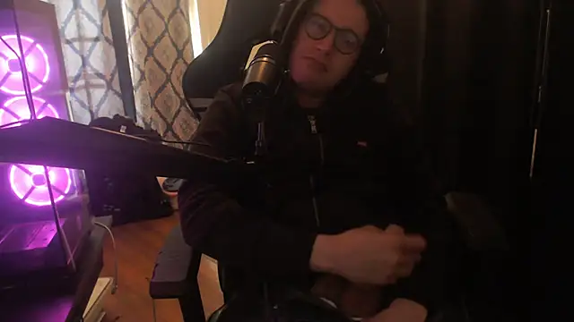 Snapshot of chicostick413 chatting on February 26, 2026, 3:01 pm chicostick413 online show from February 26, 2026, 3:01 pm