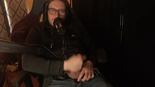 Snapshot of chicostick413 chatting on February 17, 2026, 8:28 pm chicostick413 online show from February 17, 2026, 8:28 pm