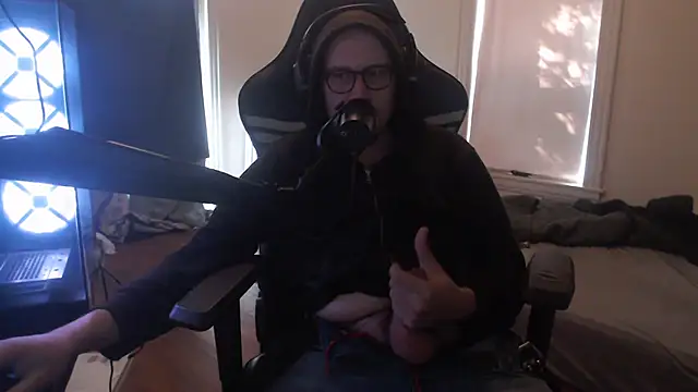 Snapshot of chicostick413 chatting on October 27, 2025, 5:25 pm chicostick413 online show from October 27, 2025, 5:25 pm