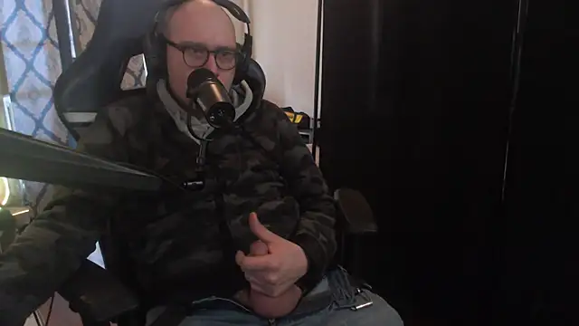 Snapshot of chicostick413 chatting on March 25, 2026, 2:38 pm chicostick413 online show from March 25, 2026, 2:38 pm