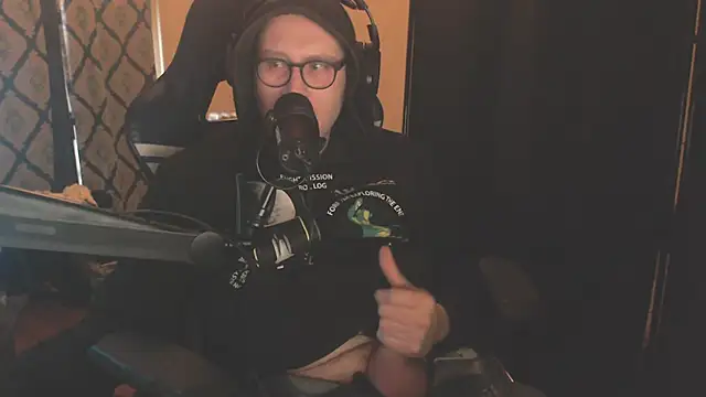 Snapshot of chicostick413 chatting on January 6, 2026, 8:13 pm chicostick413 online show from January 6, 2026, 8:13 pm