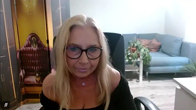 Snapshot of sofia_xkiss chatting on November 5, 2025, 3:04 pm sofia xkiss online show from November 5, 2025, 3:04 pm