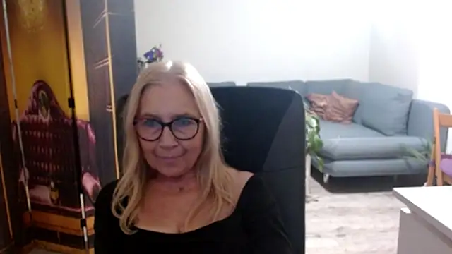 Snapshot of sofia_xkiss chatting on November 16, 2025, 2:44 pm sofia xkiss online show from November 16, 2025, 2:44 pm