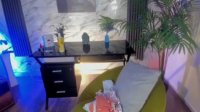 Snapshot of SofiaGomez420 chatting on February 8, 2025, 6:43 am SofiaGomez420 online show from February 8, 2025, 6:43 am