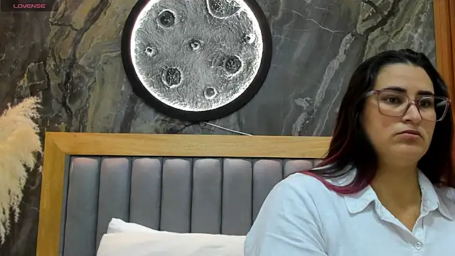 BellaPeers  online show from April 14, 2026, 11:04 am