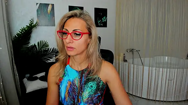 MuseOfStage online show from October 2, 2025, 12:30 pm