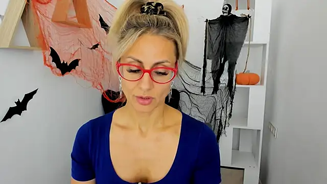 MuseOfStage online show from October 20, 2025, 10:05 am