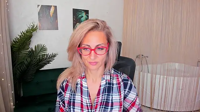 MuseOfStage online show from September 23, 2025, 11:28 am