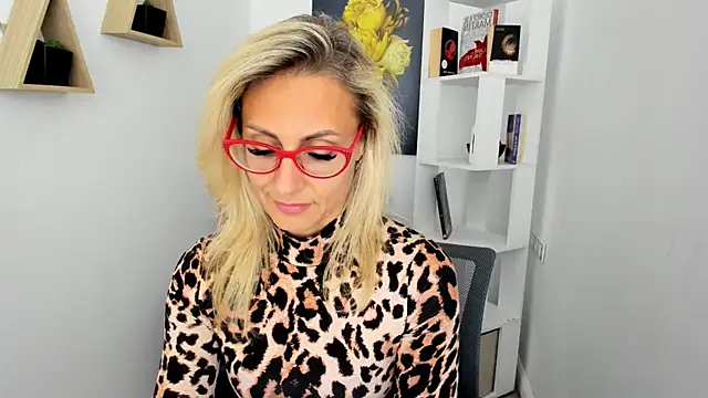 MuseOfStage online show from September 10, 2025, 11:31 am