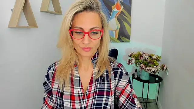 Snapshot of MuseOfStage chatting on January 18, 2026, 11:35 am MuseOfStage online show from January 18, 2026, 11:35 am