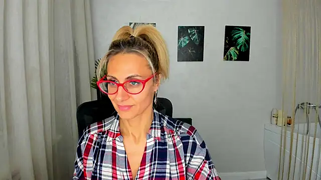 MuseOfStage online show from November 17, 2025, 12:09 pm