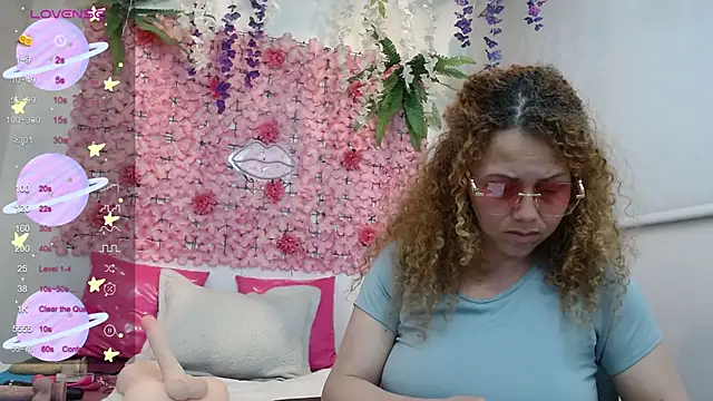 Snapshot of BLONDE_SEXYHOT chatting on March 22, 2025, 5:49 am BLONDE SEXYHOT online show from March 22, 2025, 5:49 am