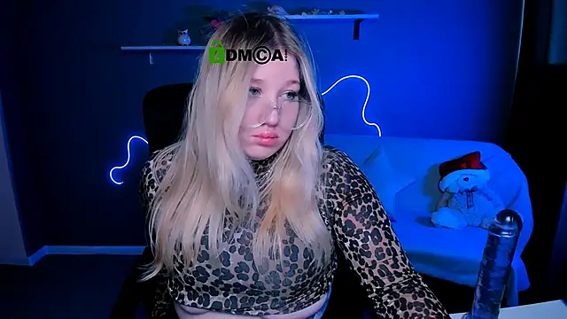 juli kisss online show from March 4, 2025, 12:44 pm