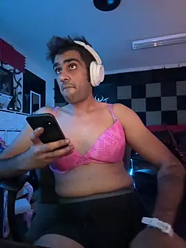 iamexist800 online show from November 6, 2025, 9:57 am