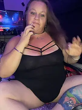 Snapshot of HeatherLynn chatting on August 3, 2026, 4:09 am HeatherLynn online show from August 3, 2026, 4:09 am