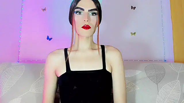 TatiGil online show from July 7, 2026, 6:22 pm