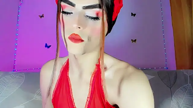 TatiGil online show from July 15, 2026, 6:04 pm