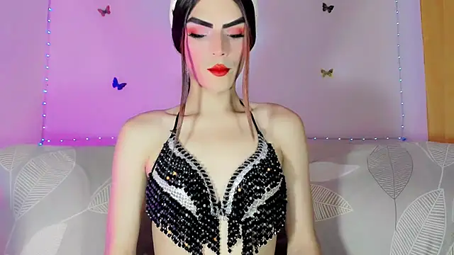 TatiGil online show from July 4, 2026, 8:57 pm