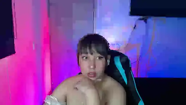 Skarlet Adams28 online show from April 13, 2026, 7:51 pm